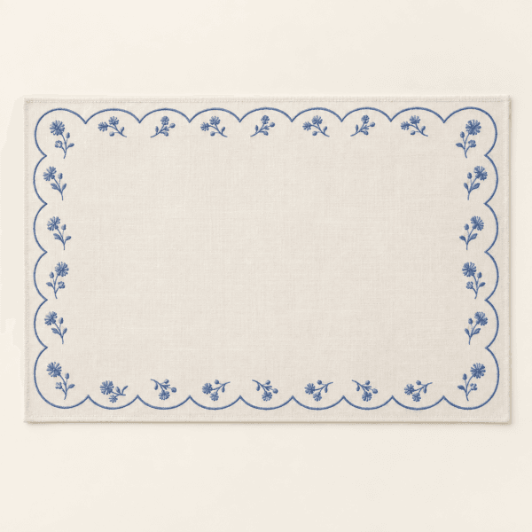 Cornflower Scallop Placemat in cream and blue — design visualization