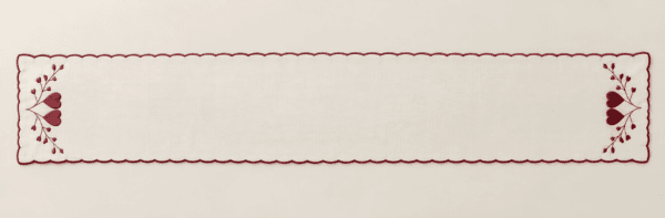 Berry Scallop Table Runner in ivory and burgundy — design visualization